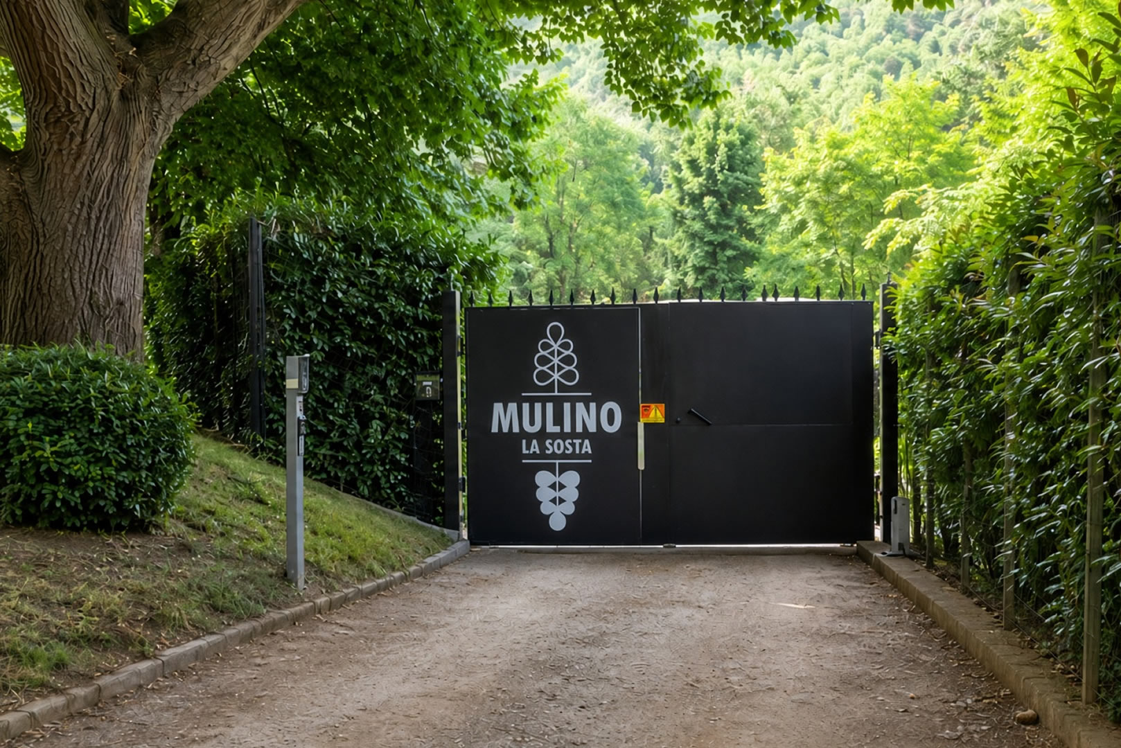 Private parking at Mulino La Sosta